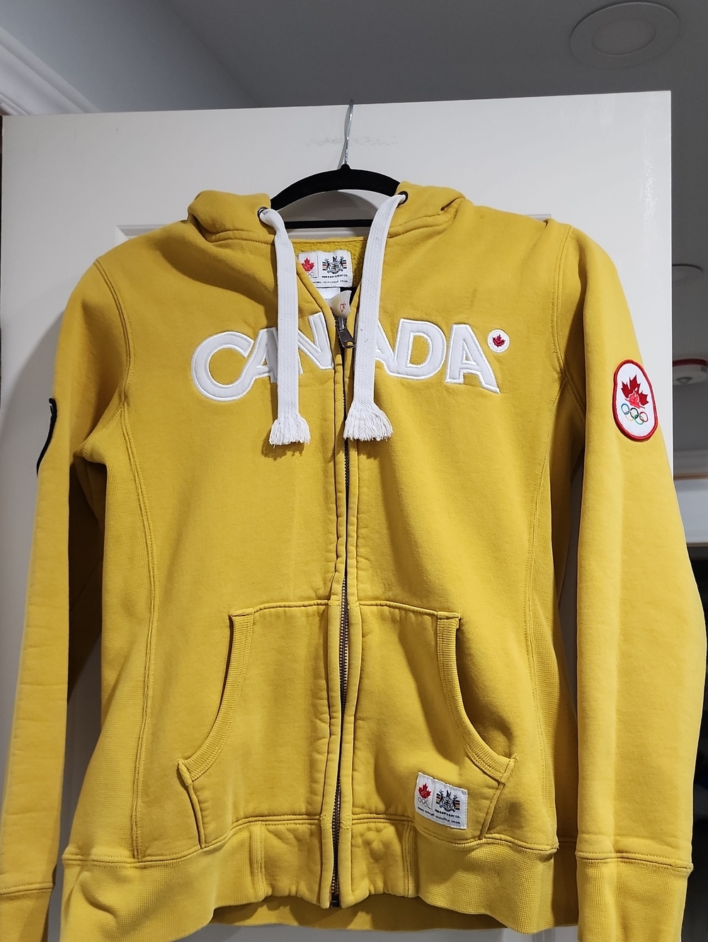 🏅Hudson's Bay Company 2010 Vancouver Olympic Hoodie Yellow Olympic Hoodie Size